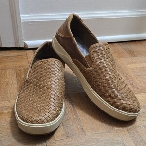 OluKai Lae‘ahi Lauhala Men’s Woven Leather Shoes